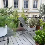 Aux Terrasses De La Lune